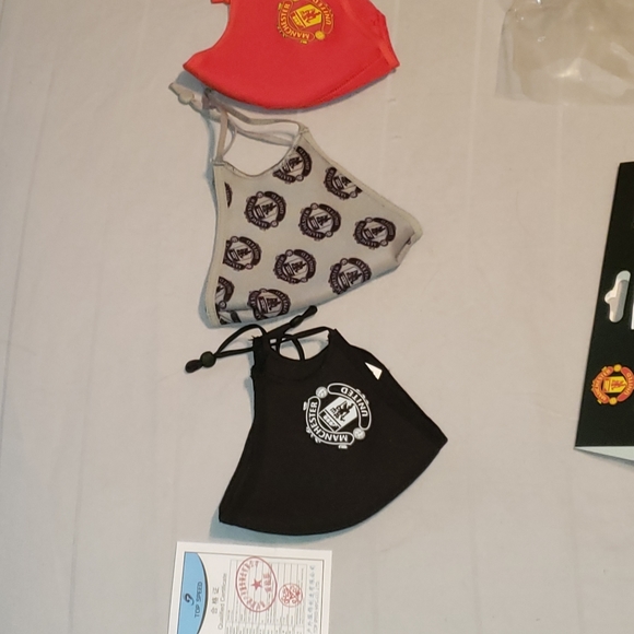 Manchester United Face Masks Pack (Set of 3) RARE - Picture 5 of 9